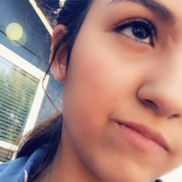 Meet your Posher, Fernanda - Picture 1 of 1